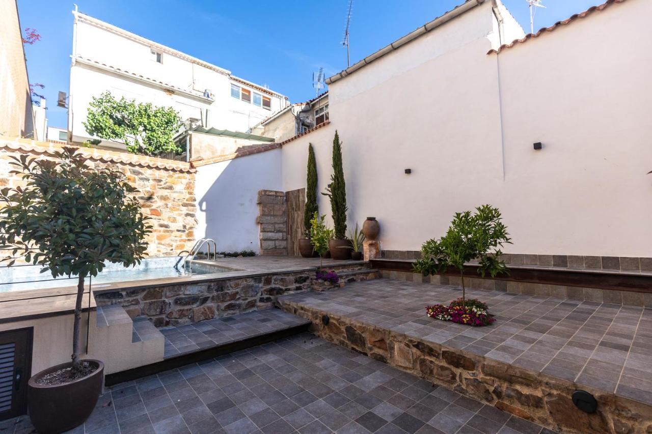Apartamentos Turisticos De La Bernarda Caceres Ngoại thất bức ảnh